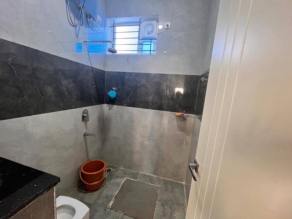 Guest bathroom at Saptha Sagara Villa